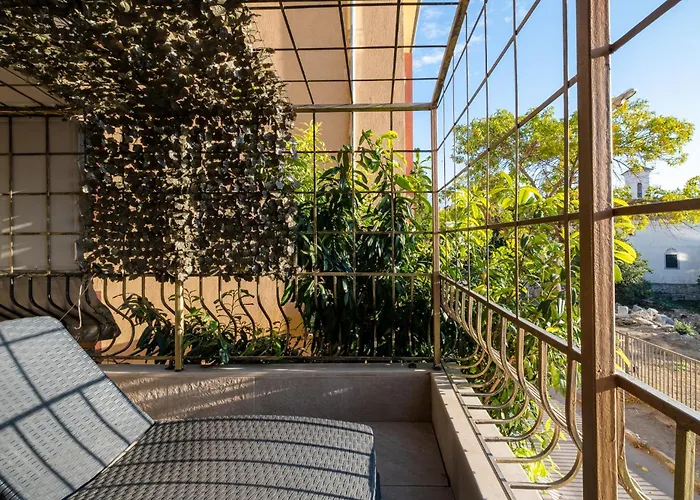 Thermae 2bdrm Sunny Apartament