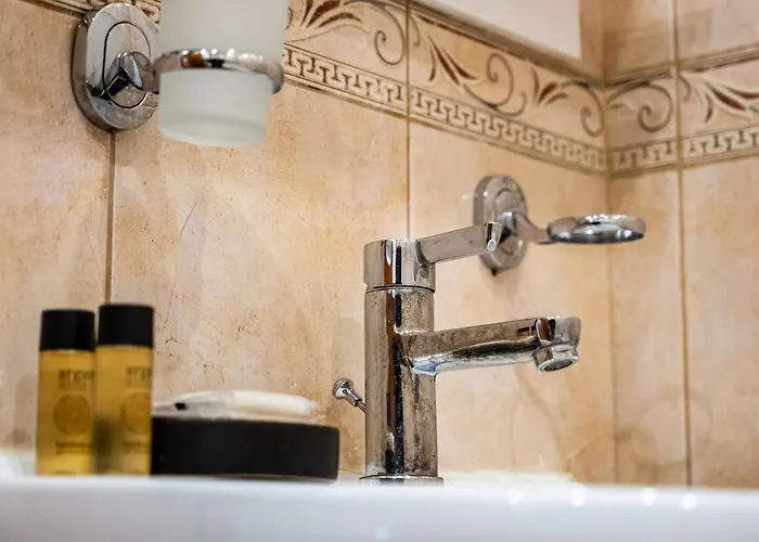 Thermae 2bdrm Sunny Apartament