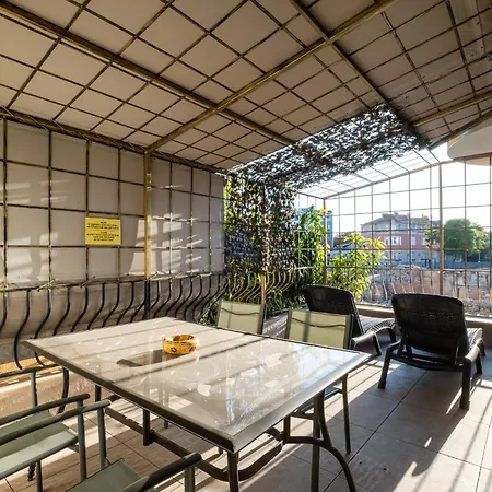 Thermae 2bdrm Sunny شقة فارنا