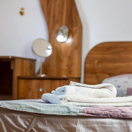 Thermae 2bdrm Sunny
