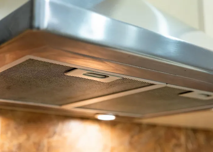 Thermae 2bdrm Sunny فارنا