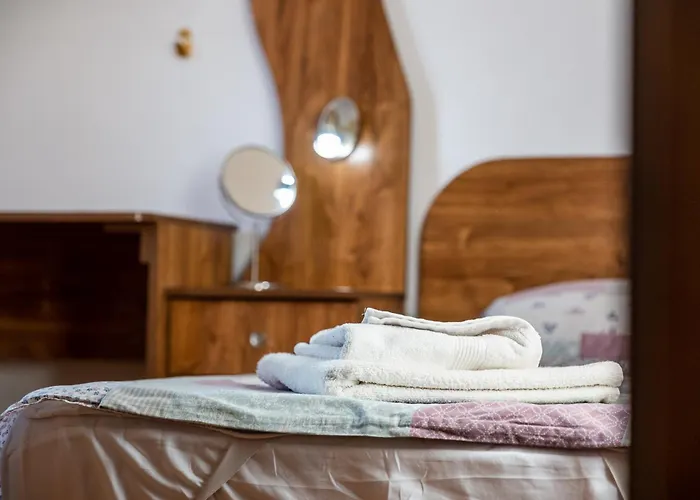 Thermae 2bdrm Sunny